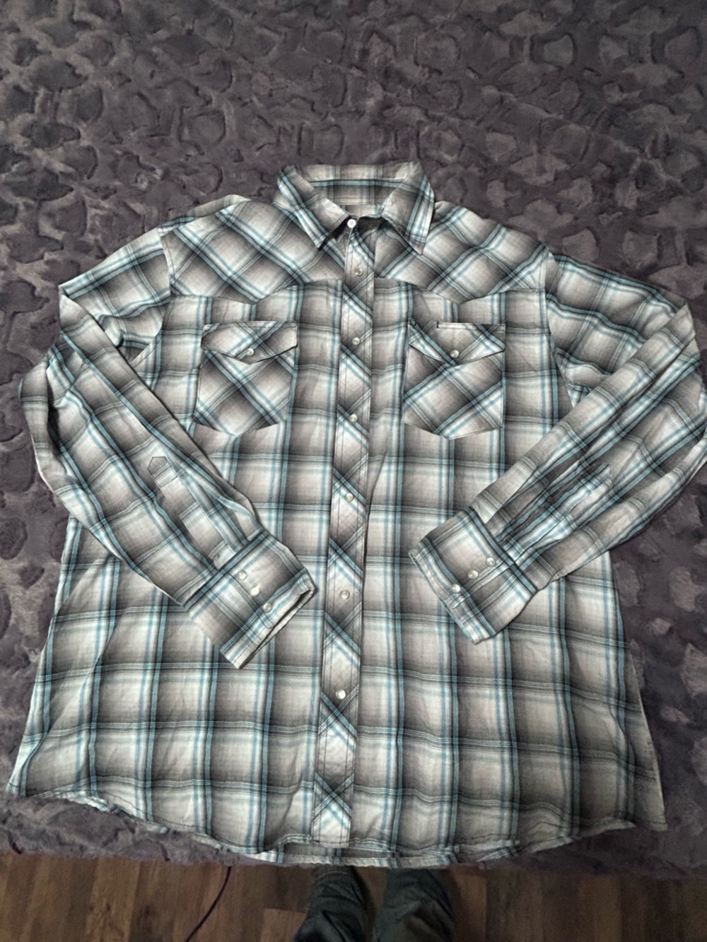 Wrangler Teal and Gray Plaid Western Button-Down Shirt
